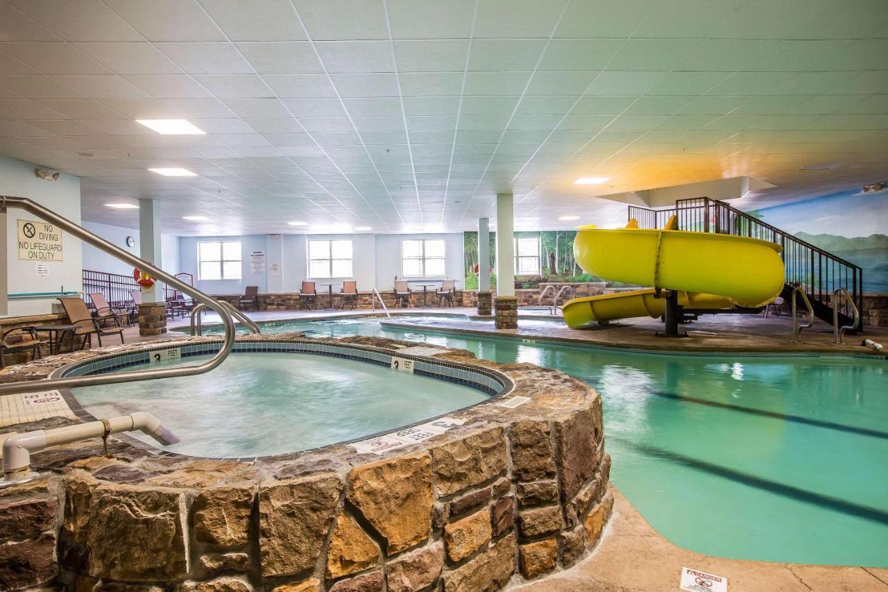 Comfort Suites Lake George - Queensbury Exterior photo