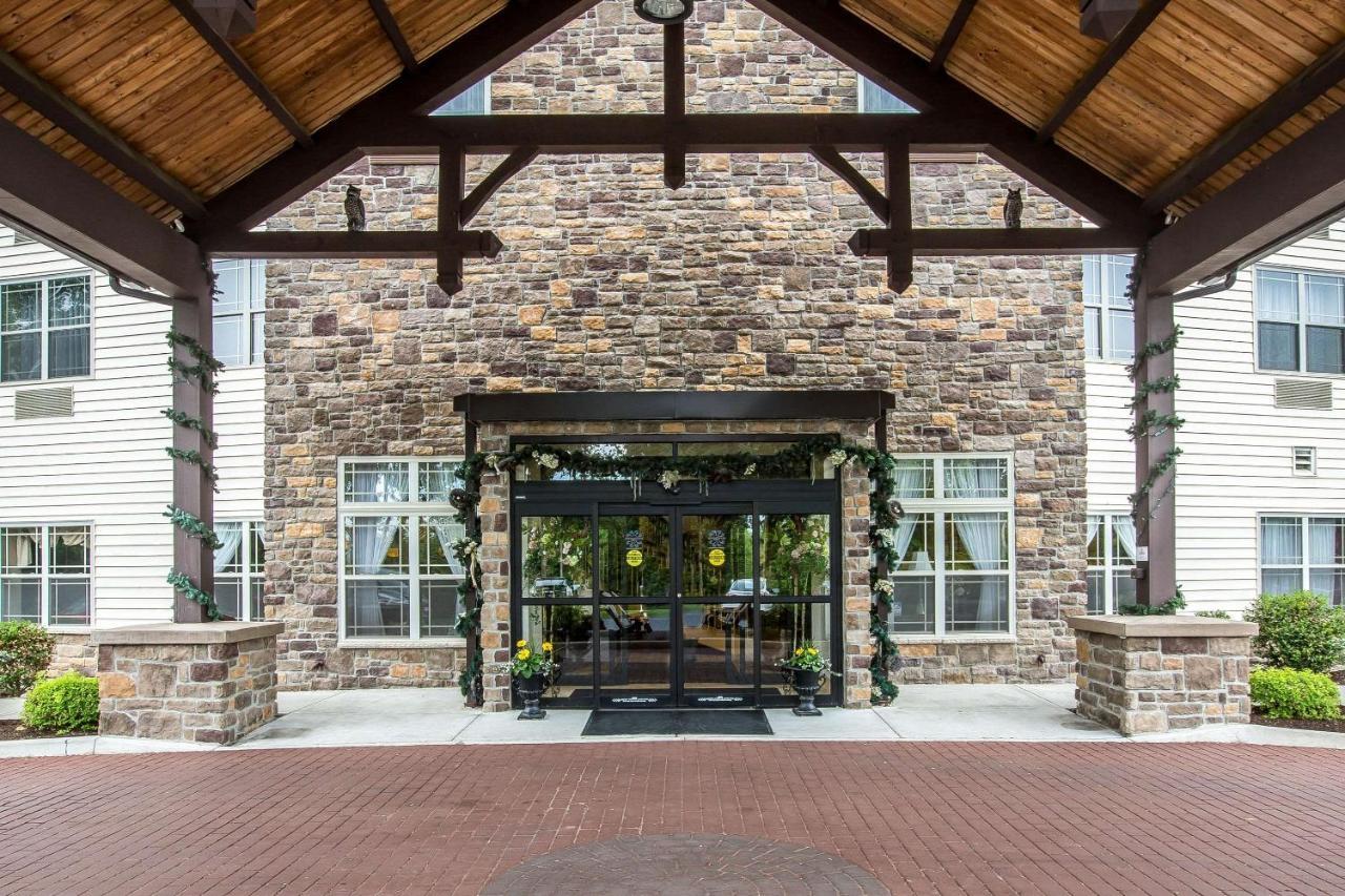 Comfort Suites Lake George - Queensbury Exterior photo